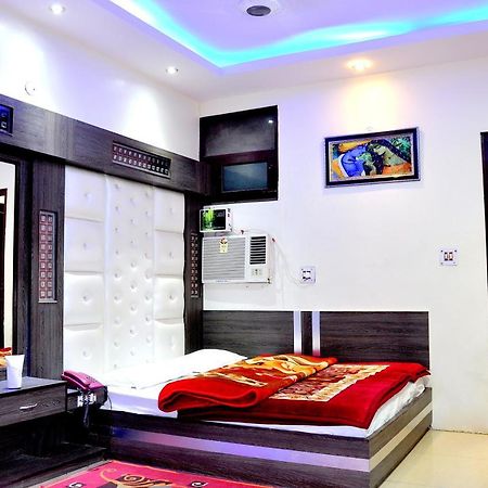 Hotel Peace Point - 1 Min Walking Distance From Station New Delhi Exterior photo