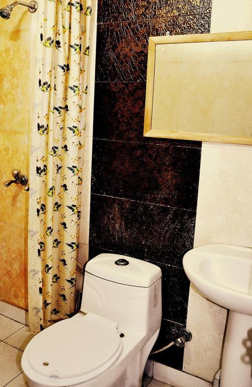 Hotel Peace Point - 1 Min Walking Distance From Station New Delhi Exterior photo