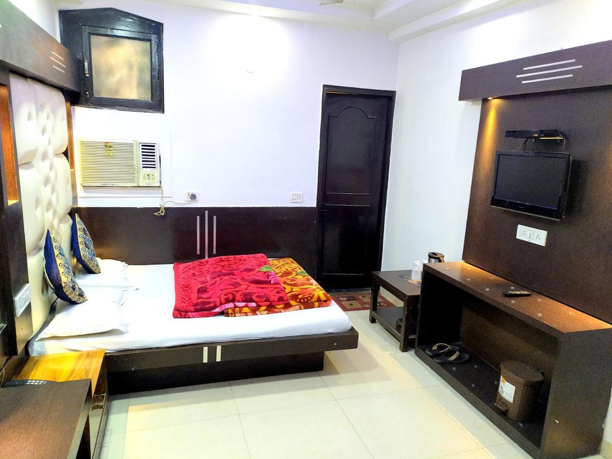 Hotel Peace Point - 1 Min Walking Distance From Station New Delhi Exterior photo