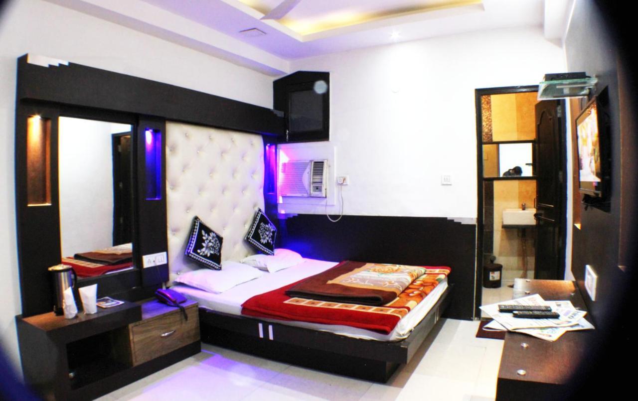 Hotel Peace Point - 1 Min Walking Distance From Station New Delhi Exterior photo