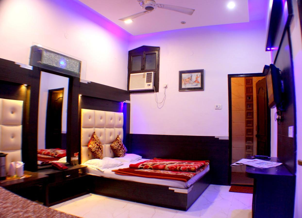 Hotel Peace Point - 1 Min Walking Distance From Station New Delhi Exterior photo